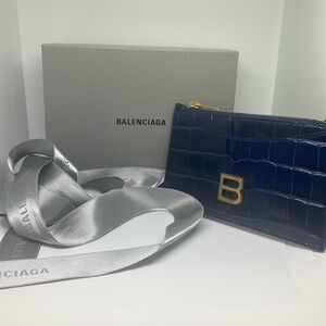 Brand New  Balenciaga Wallet- Gifting quality with box and ribbon